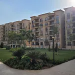 Rehab Fancy Apartment With Garden View - New Cairo