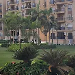 Rehab Fancy Apartment With Garden View - New Cairo