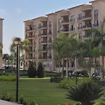 Rehab Fancy Apartment With Garden View - New Cairo